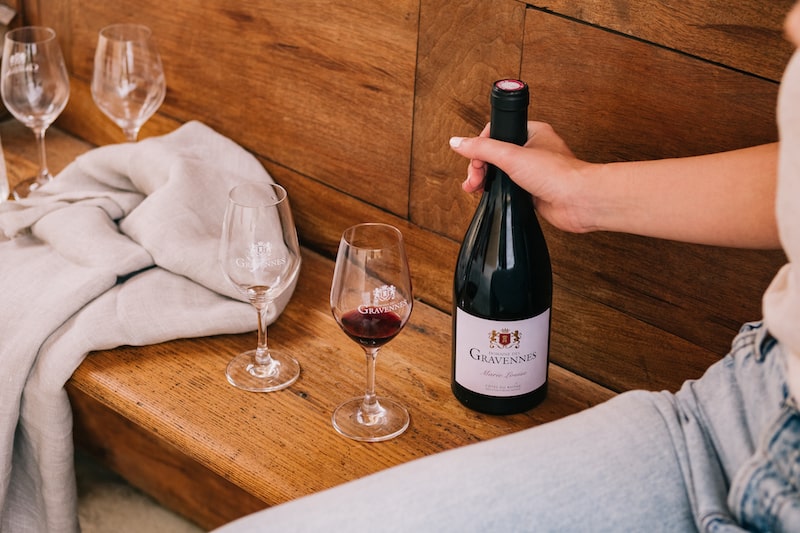 Infographie : Voir le verre (de vin) à moitié plein...